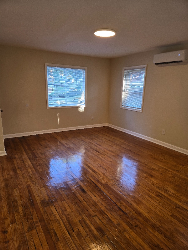 Foto del edificio - 8312 Roanoke Ave