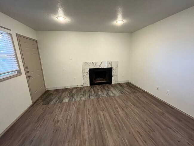 Building Photo - 8202 Vernon Ave