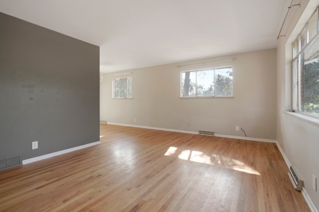 Photo - 1390 W Berry Dr Apartment