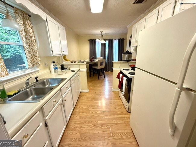 Building Photo - 2949 Governors Ct