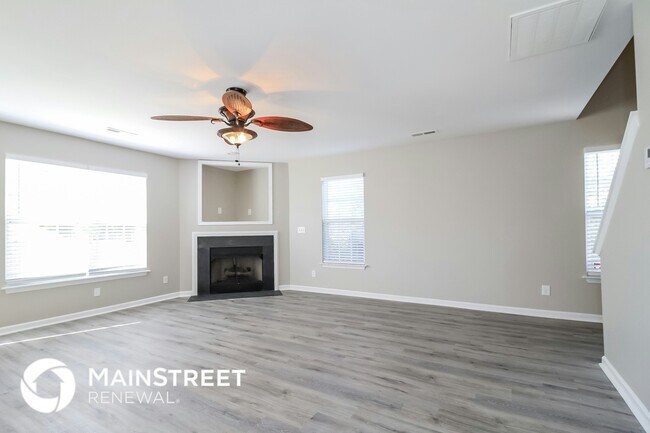 Foto del edificio - 977 Peachtree Meadows Cir