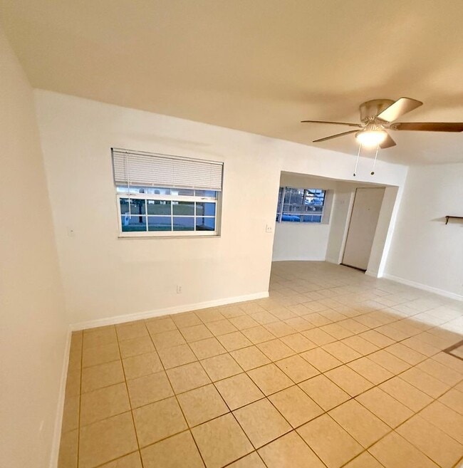 Building Photo - 1030 Scott St