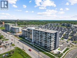 Building Photo - 1624 Lauzon Rd