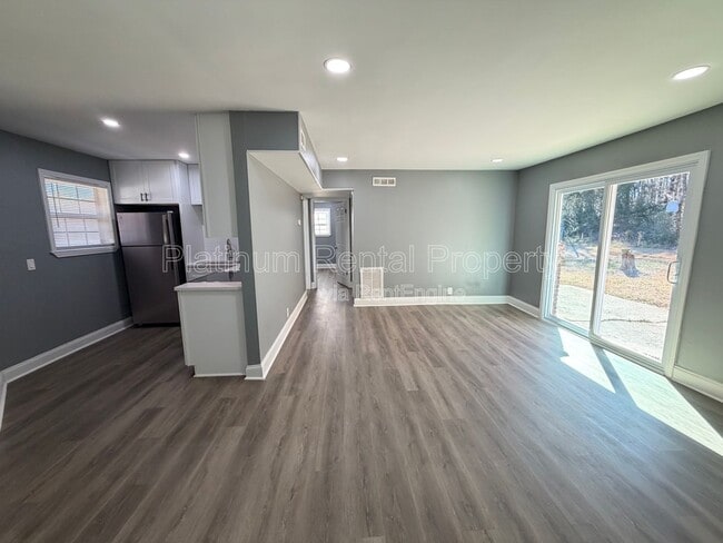 Building Photo - 1512 Waverly Way