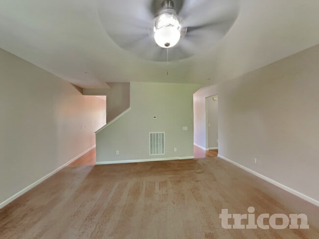 Building Photo - 4620 Van Leer Ct