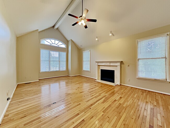 Building Photo - 2262 Byron Court