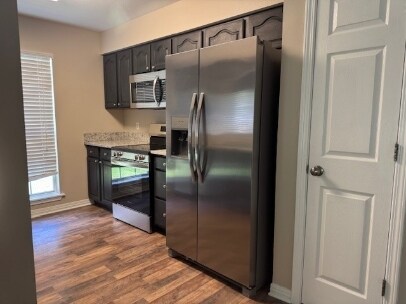 Building Photo - 829 Eden Oaks Dr