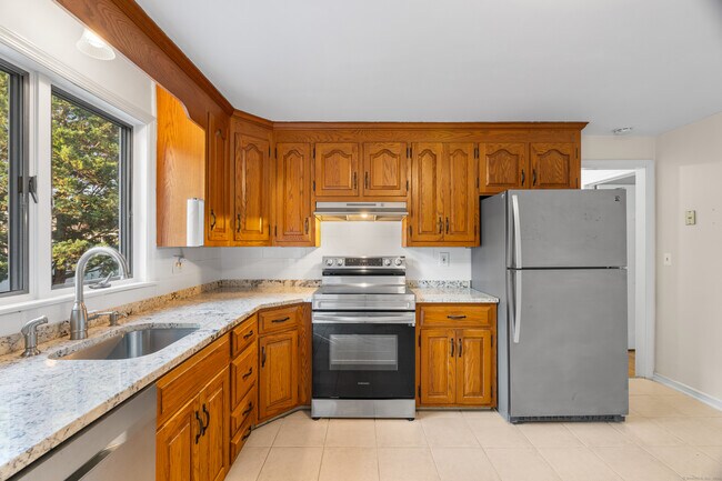 Foto del edificio - 228-230 Jennings Rd