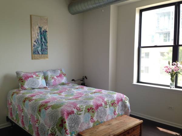 Master Bedroom - 950 W Leland Ave