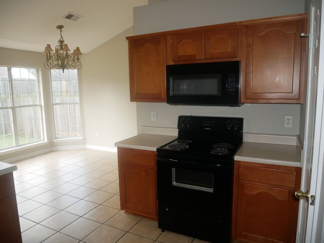 Building Photo - 1765 Madison Cove E