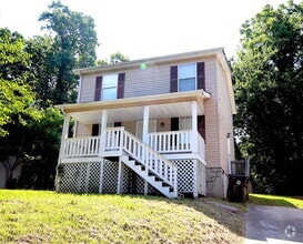 Building Photo - 712 East Ave