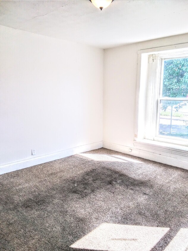 Foto principal - 202 E Gilbert St