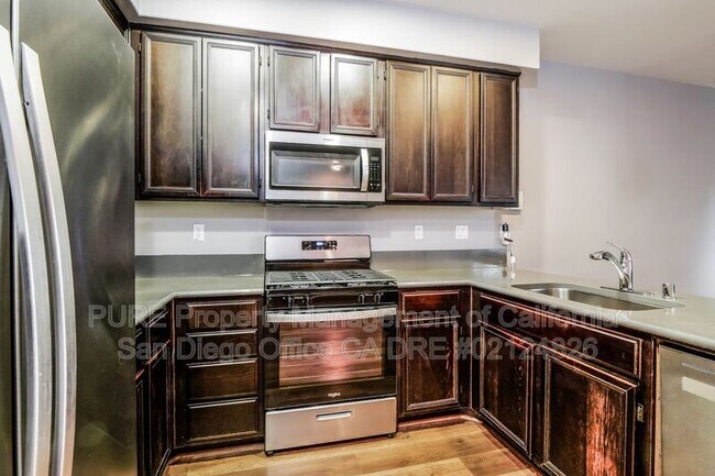 Foto del edificio - 1520 Santa Carolina Rd