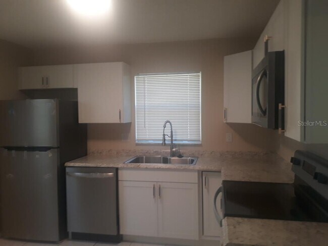 Building Photo - 7601 Como Dr