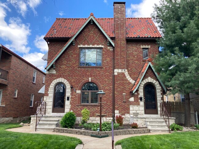 Building Photo - 6265 Loran Avenue
