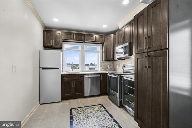 Building Photo - 2528 E Allegheny Ave