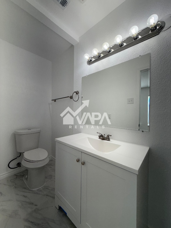 Foto del edificio - 202 Florencia Ave