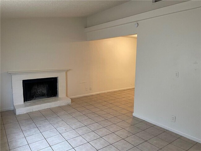 Building Photo - 1626 Royal Hill Dr