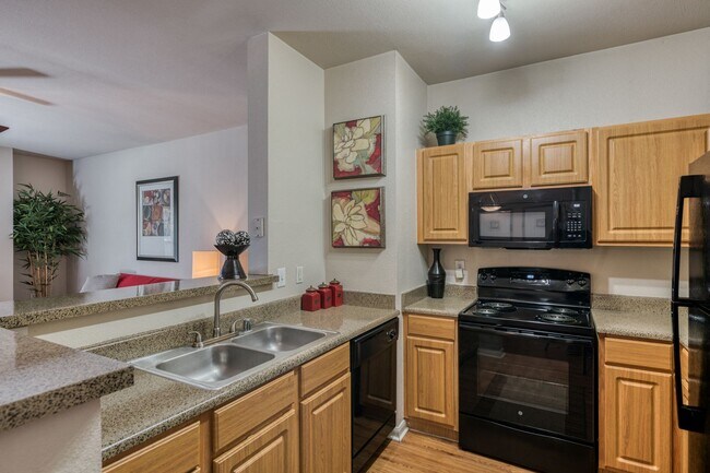 Photo - Austin Bluff Apartments