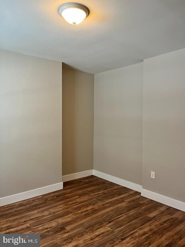 Foto del edificio - 6171 Glenmore Ave
