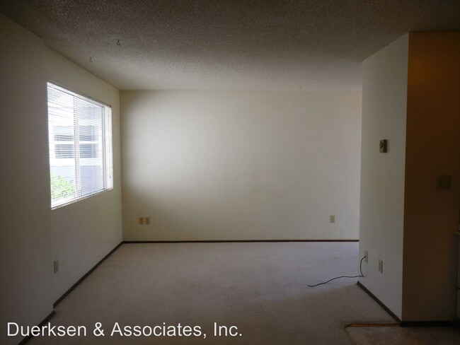 Foto del edificio - 327-333 NW 12th St