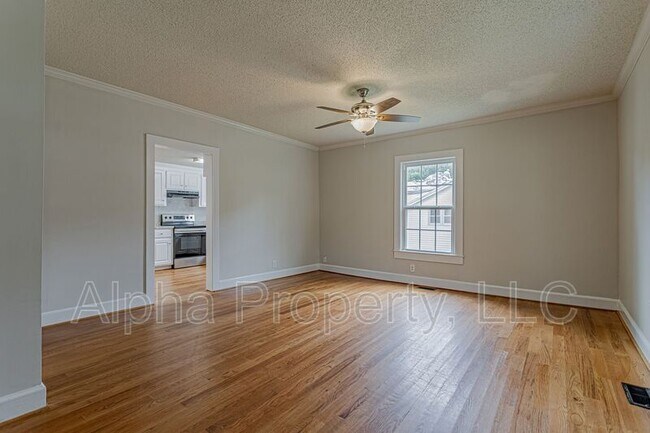 Building Photo - 4 11th St