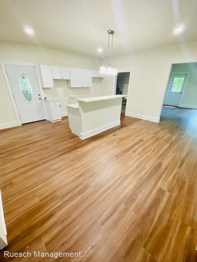 Primary Photo - 4 br, 1 bath House - 310 Oak St