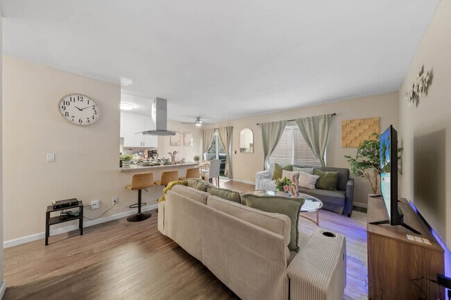 Foto del edificio - 9504 Carroll Canyon Rd