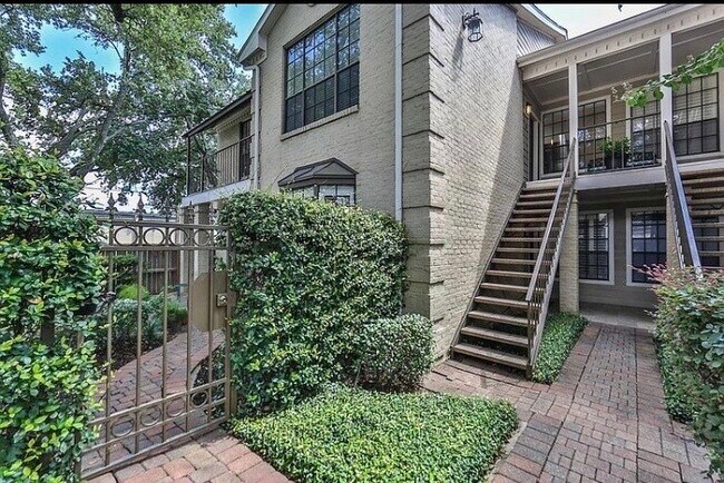 Foto del edificio - 2700 Revere St