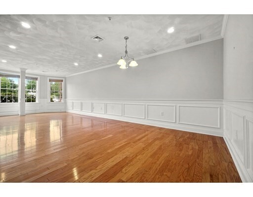 Building Photo - 215 Harvard St