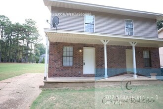 Building Photo - 707 Stratford Dr