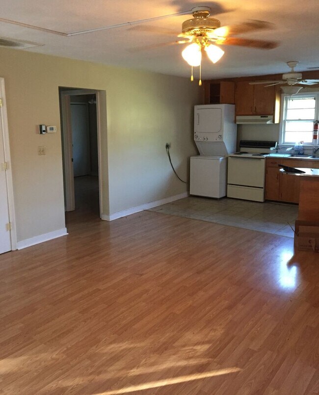 Foto del edificio - 400 Dorrier Dr