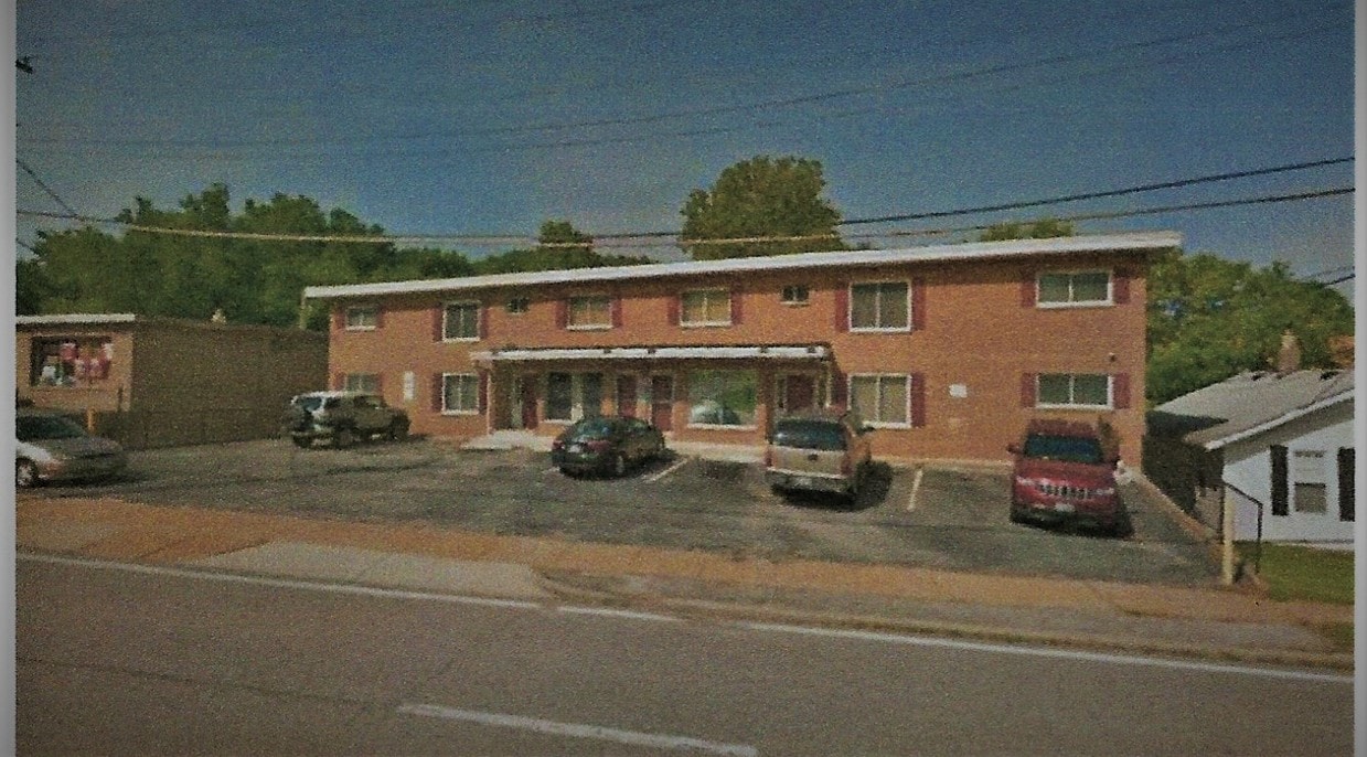 Vista exterior - 7616 Florissant Rd