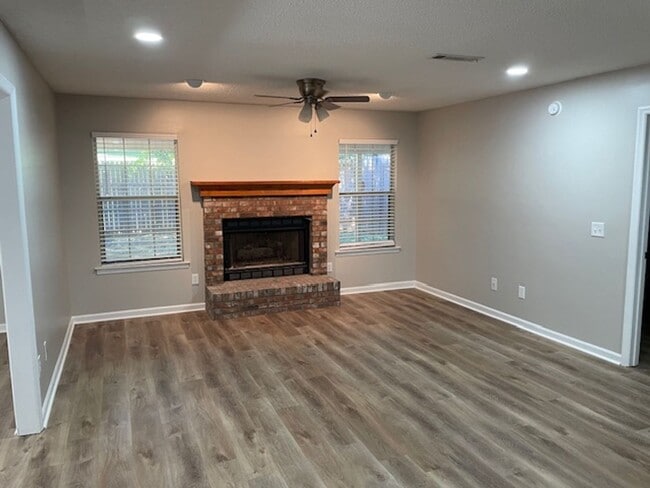 Building Photo - Charming 3-Bedroom Home Minutes from Tiger Town & Downtown Opelika!