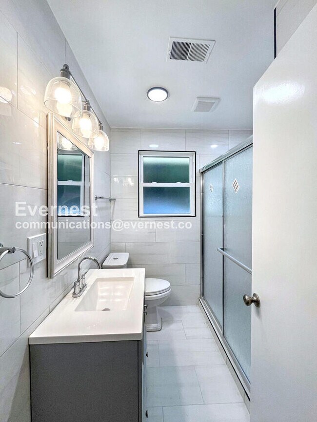 Foto del edificio - 818 W Old Hickory Blvd