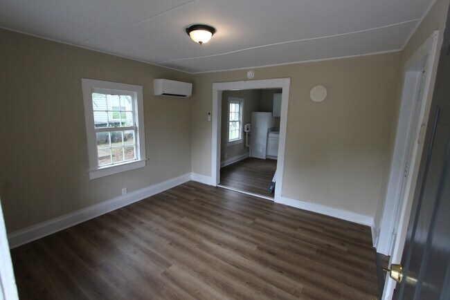 Foto del edificio - 247 Bynum Ave