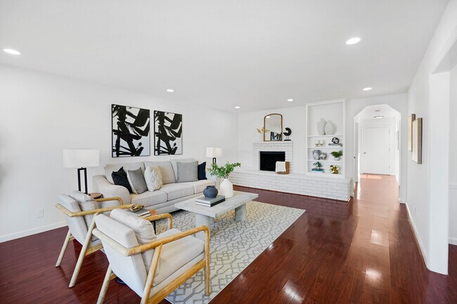 Foto del edificio - 584 Hillside Blvd