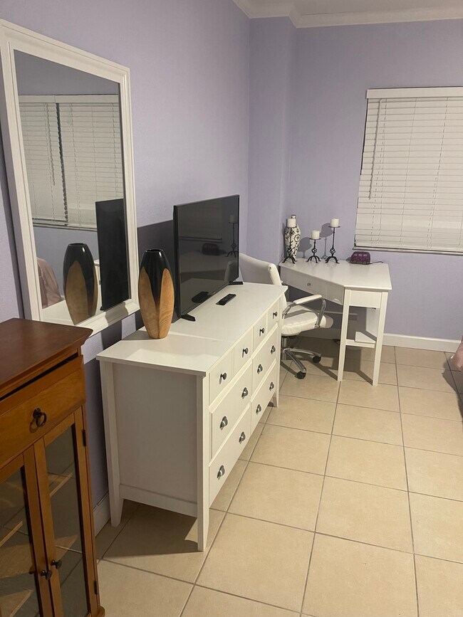 Foto del edificio - 880 Mandalay Ave