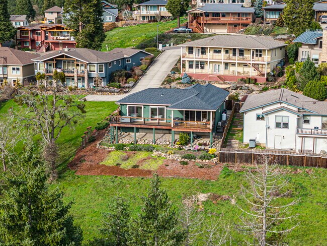 Building Photo - 530 Sunridge Ln