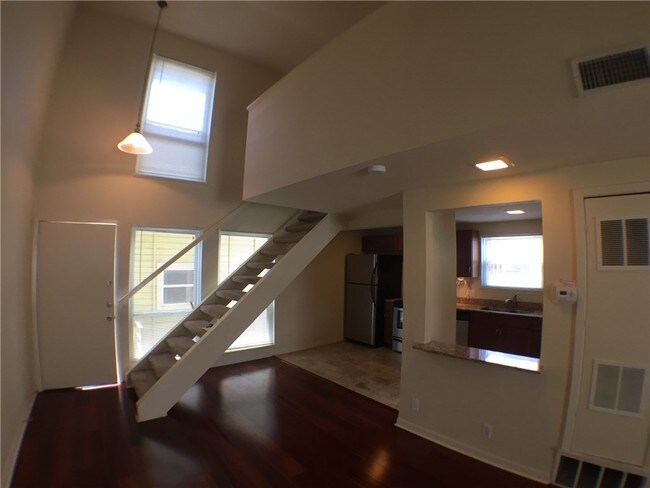 Building Photo - 2800 Cole St