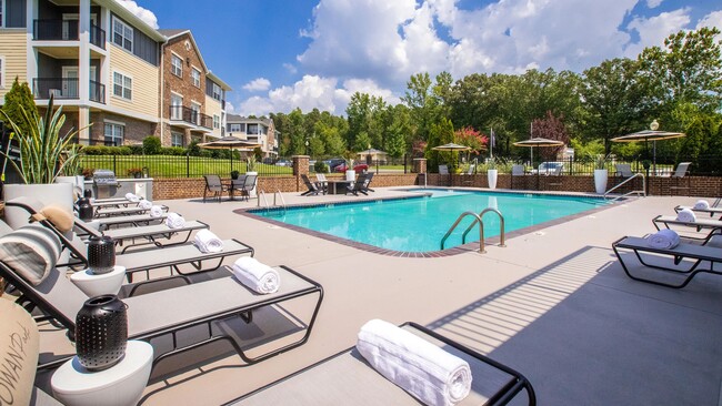 Take a refreshing dip in our resort-style pool and unwind on poolside loungers, immersing yourself in a haven of relaxation. - Rowan Park