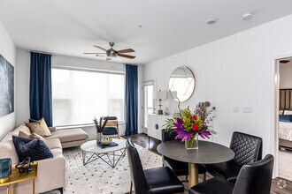 2BR, 2BA - 1140SF - The Villas at Waterside