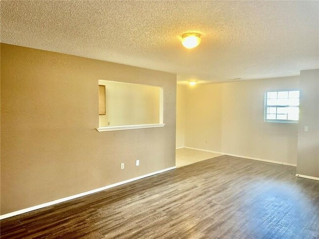 Building Photo - 1909 Cypress Pl