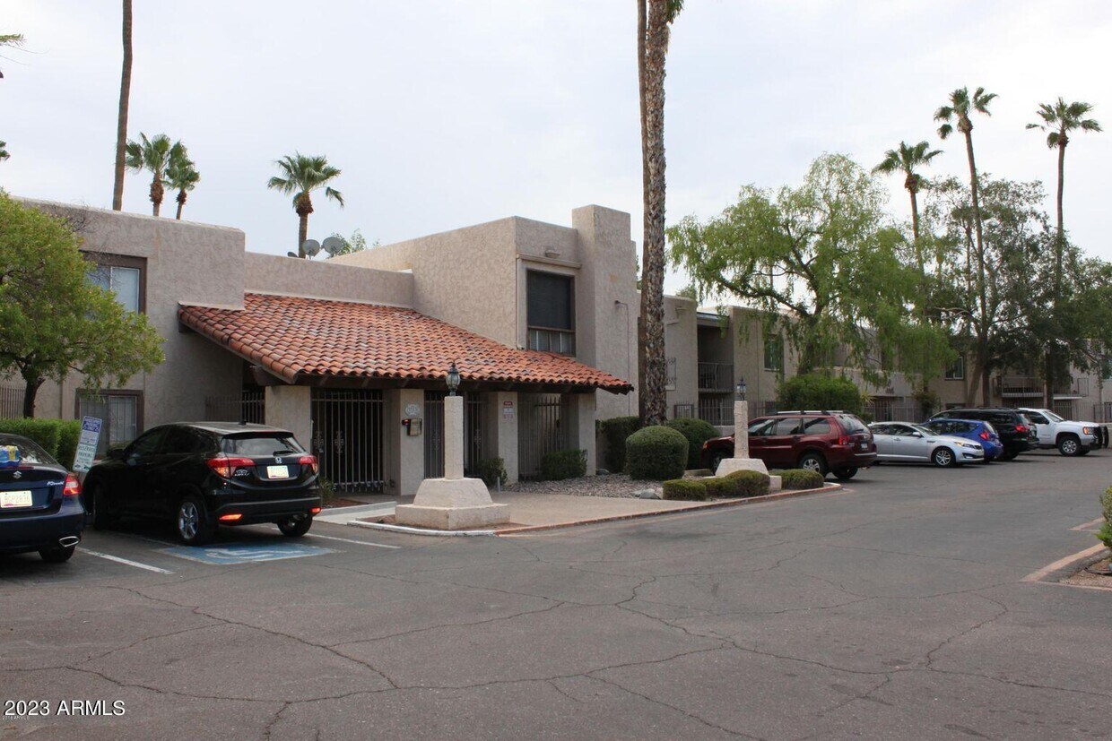 3313 N 68th St Unit 246E, Scottsdale, AZ 85251 Room for Rent in
