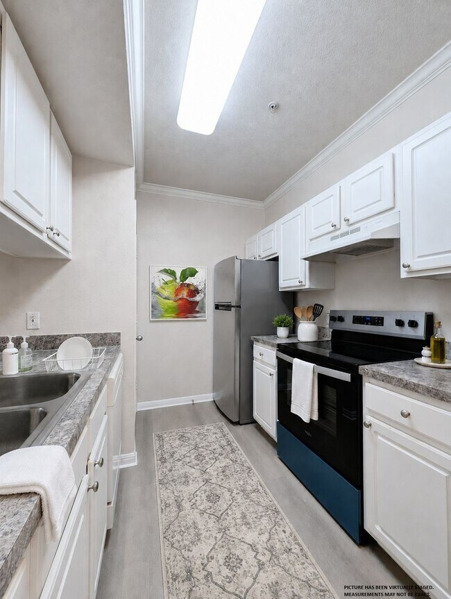 Foto del edificio - Peaceful, quiet & comfortable! New Vinyl Plank flooring & Appliances