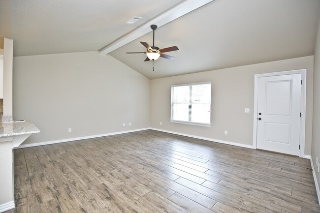 Building Photo - ***1700 S. Dixieland #102***