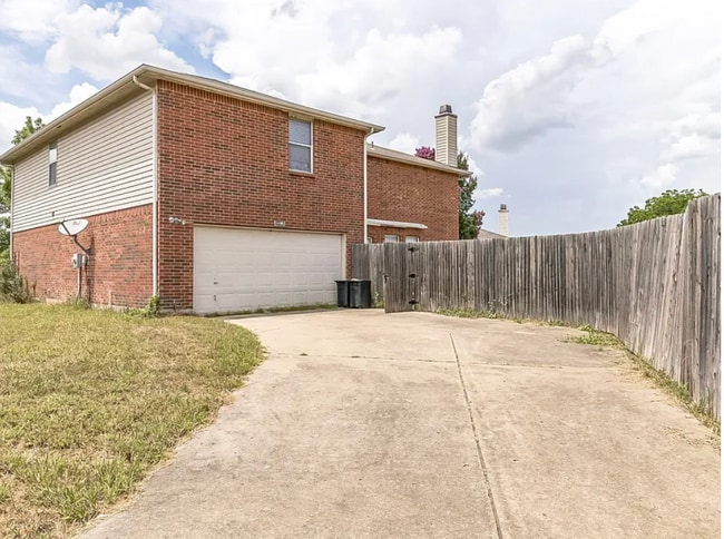 Building Photo - 1352 Dawson Way