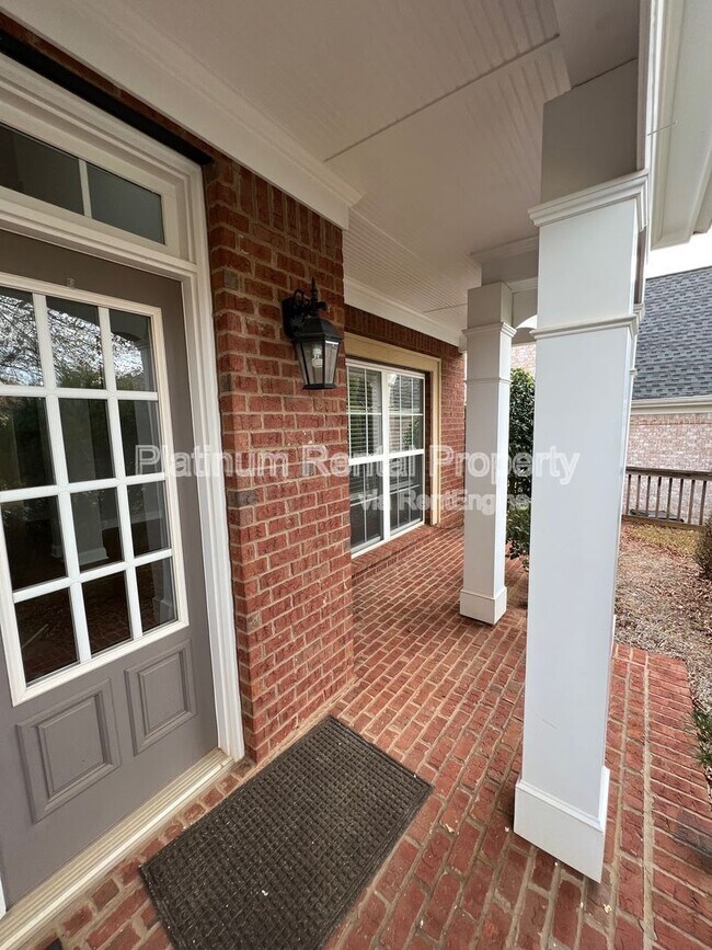 Building Photo - 7170 Belcrest Dr