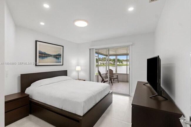 Foto del edificio - 8631 NW 12th St