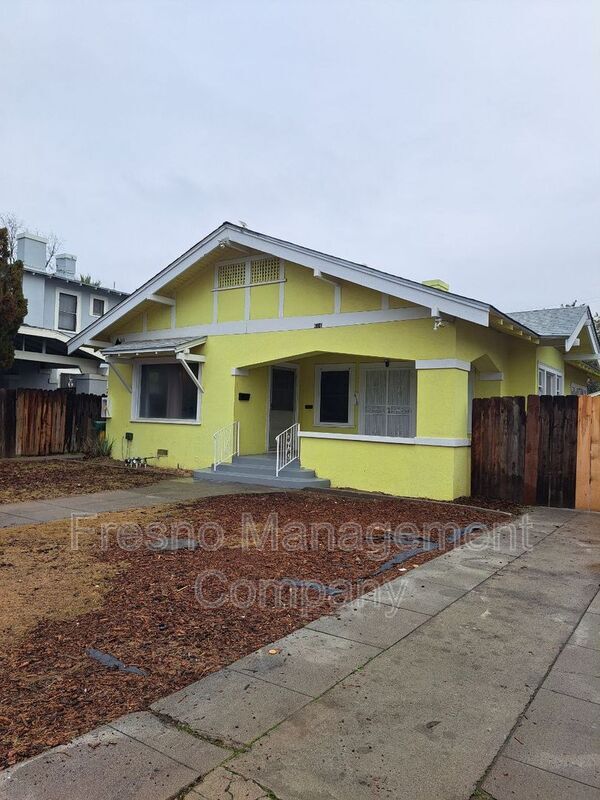 Building Photo - 616 N Echo Ave